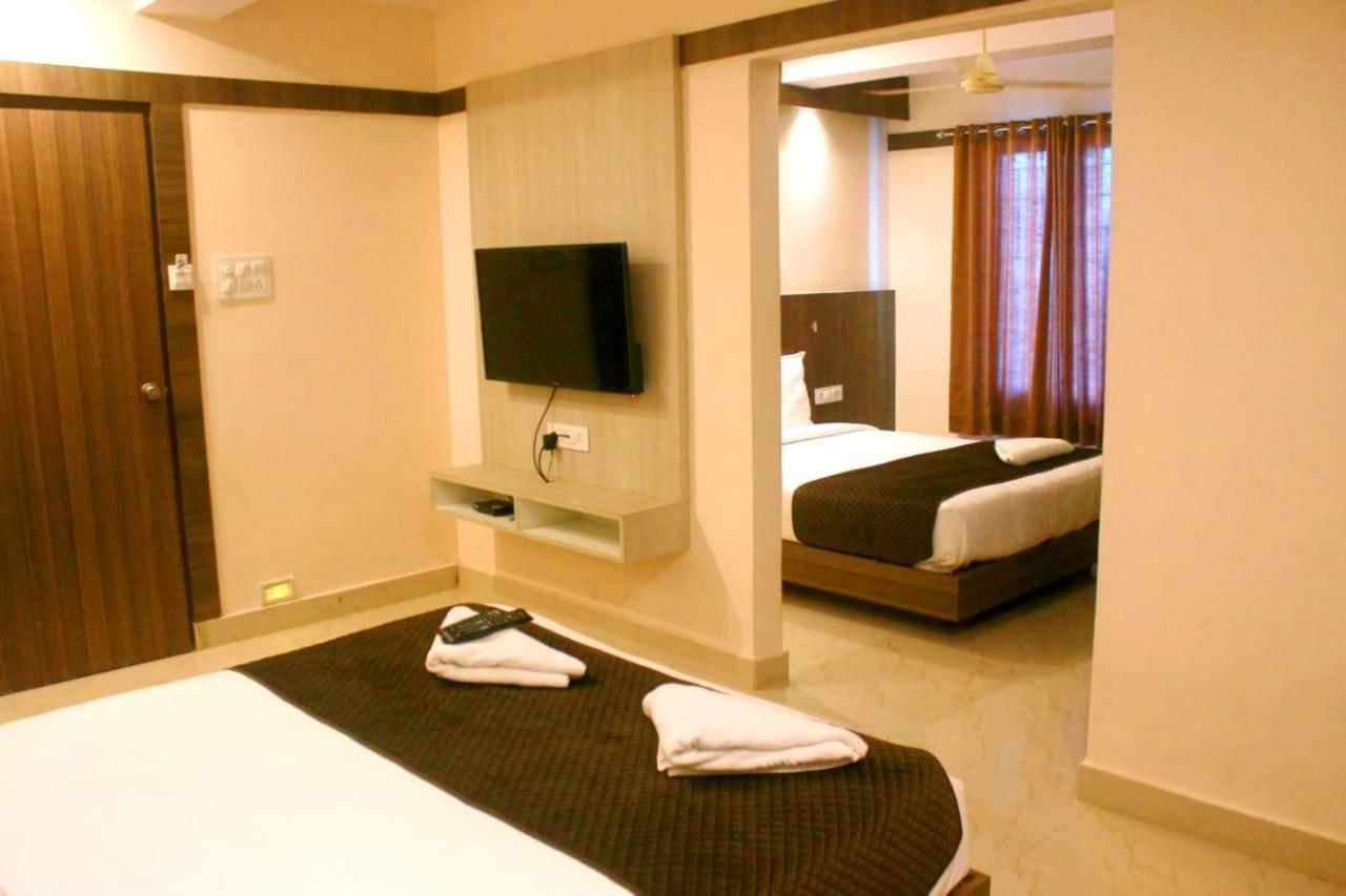 Hotel Sakura Inn Hosūr Kültér fotó