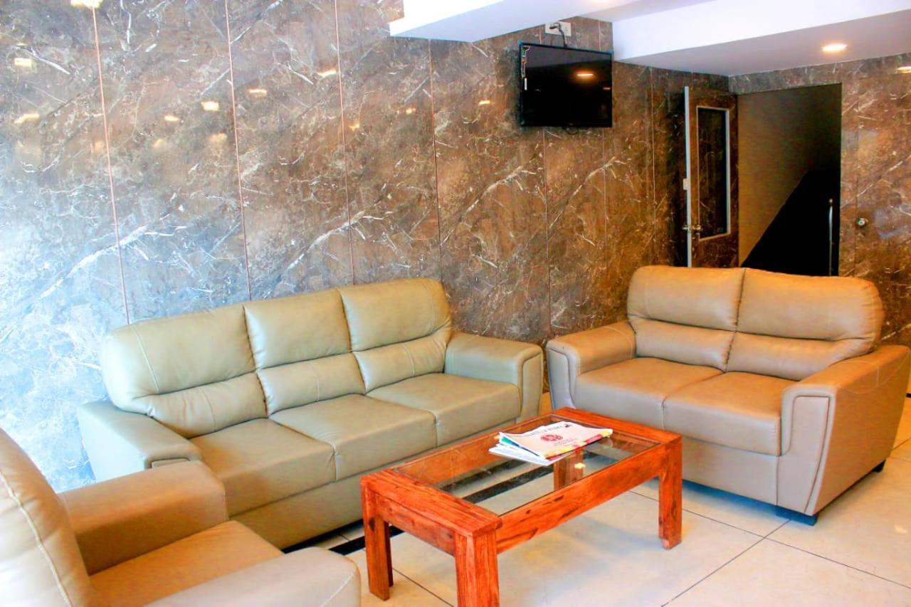 Hotel Sakura Inn Hosūr Kültér fotó