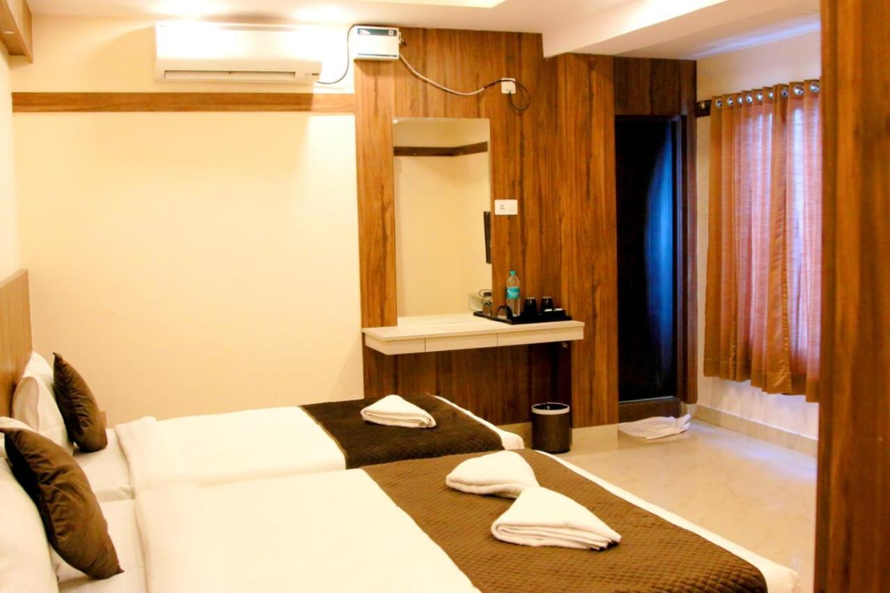 Hotel Sakura Inn Hosūr Kültér fotó