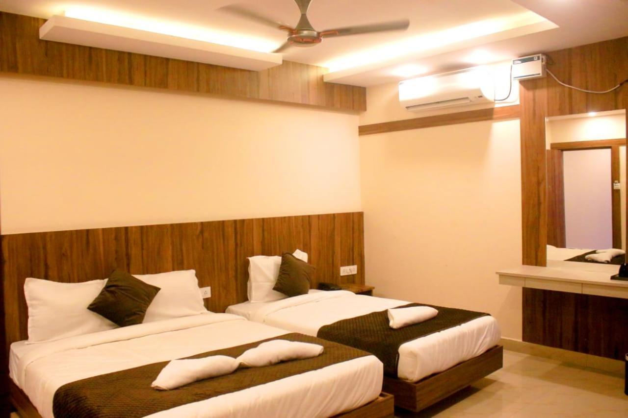 Hotel Sakura Inn Hosūr Kültér fotó