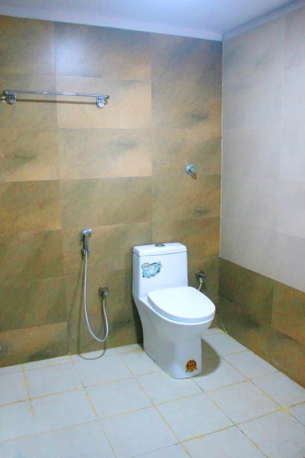 Hotel Sakura Inn Hosūr Kültér fotó