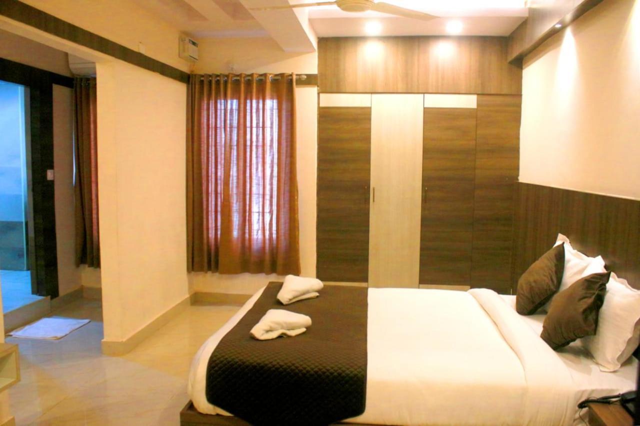 Hotel Sakura Inn Hosūr Kültér fotó