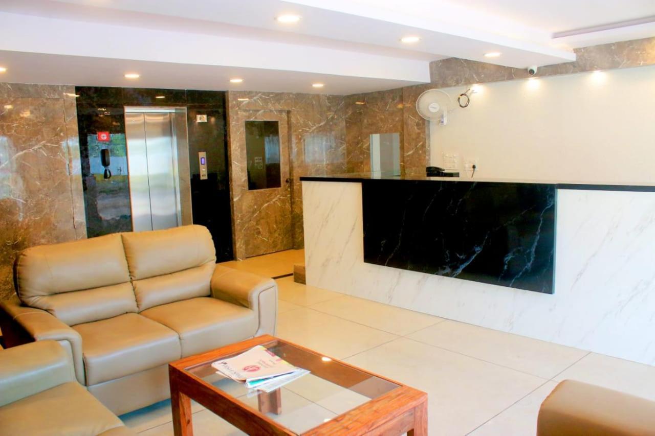Hotel Sakura Inn Hosūr Kültér fotó