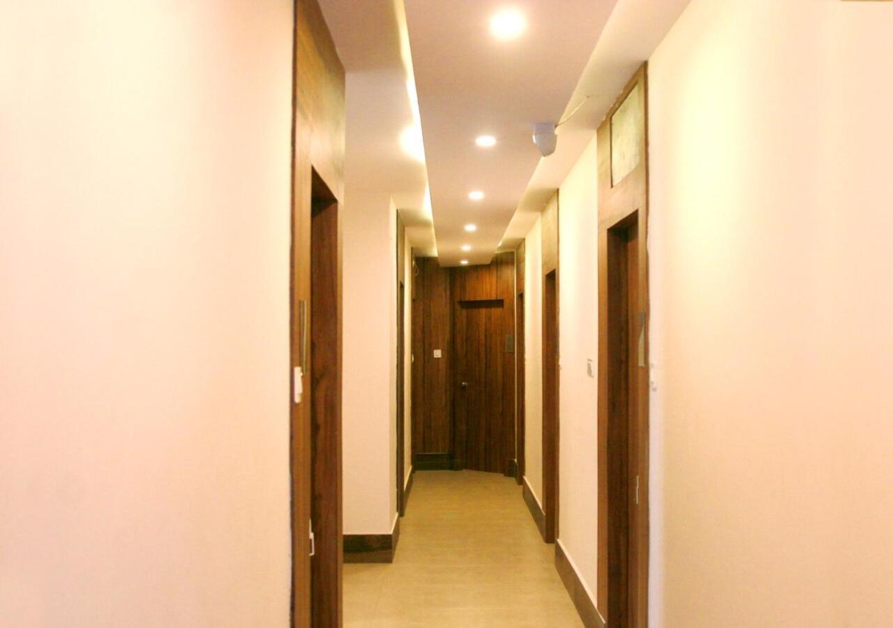 Hotel Sakura Inn Hosūr Kültér fotó